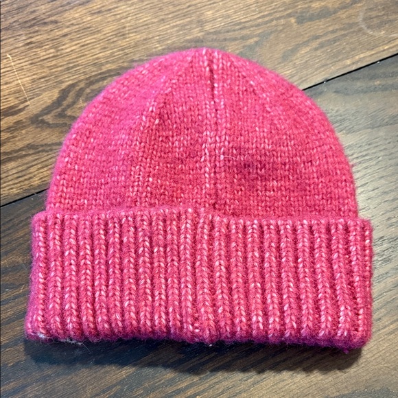 Women’s Cozy magenta Knit Beanie - Picture 2 of 3